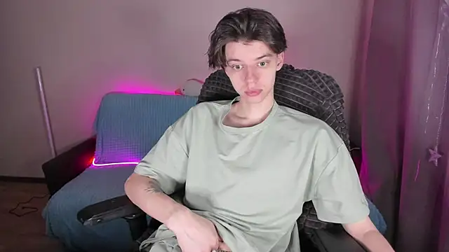 Snapshot of Liam_sexy1 chatting on 03-13-25, 05:11 Liam sexy1 online show from 03-13-25, 05:11