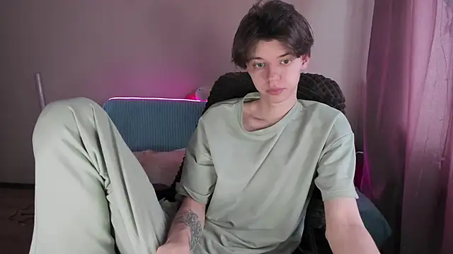 Snapshot of Liam_sexy1 chatting on 03-14-25, 08:10 Liam sexy1 online show from 03-14-25, 08:10