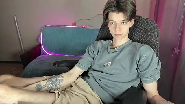 Snapshot of Liam_sexy1 chatting on 03-15-25, 08:04 Liam sexy1 online show from 03-15-25, 08:04