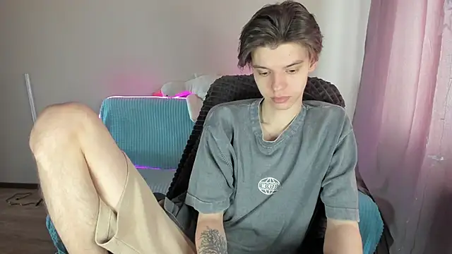 Snapshot of Liam_sexy1 chatting on 03-18-25, 08:14 Liam sexy1 online show from 03-18-25, 08:14