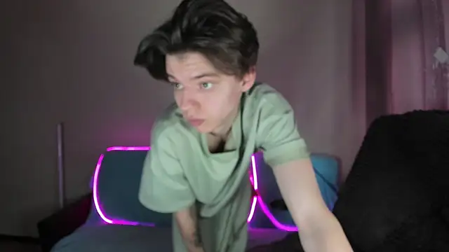 Snapshot of Liam_sexy1 chatting on 03-20-25, 03:47 Liam sexy1 online show from 03-20-25, 03:47