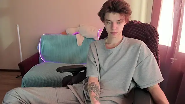 Snapshot of Liam_sexy1 chatting on 03-22-25, 03:20 Liam sexy1 online show from 03-22-25, 03:20