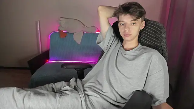 Snapshot of Liam_sexy1 chatting on 09-22-25, 04:20 Liam sexy1 online show from 09-22-25, 04:20