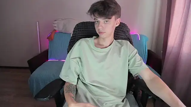 Snapshot of Liam_sexy1 chatting on 09-25-25, 02:54 Liam sexy1 online show from 09-25-25, 02:54