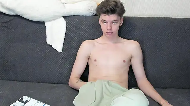 Snapshot of Liam_sexy1 chatting on 11-25-25, 01:11 Liam sexy1 online show from 11-25-25, 01:11