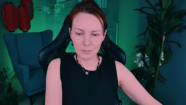 VandaRossi online show from 09-29-25, 09:03