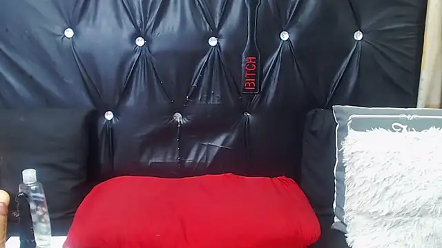 Snapshot of spicydiver38 chatting on 11-23-25, 07:24 spicydiver38 online show from 11-23-25, 07:24