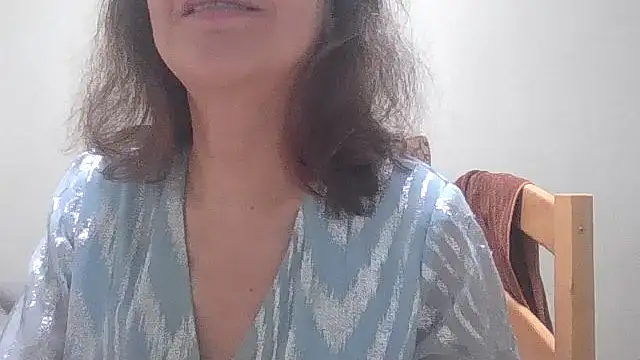 HollyJewel online show from 03-18-26, 05:27