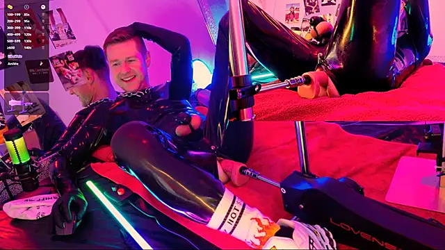 Snapshot of Fuc71 chatting on 12-30-24, 10:55 Fuc71 online show from 12-30-24, 10:55