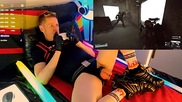 Snapshot of Fuc71 chatting on 02-22-26, 04:16 Fuc71 online show from 02-22-26, 04:16