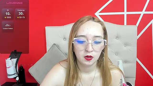 Snapshot of Liaroberts1 chatting on 12-30-24, 06:16 Liaroberts1 online show from 12-30-24, 06:16