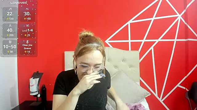 Snapshot of Liaroberts1 chatting on 01-04-25, 12:05 Liaroberts1 online show from 01-04-25, 12:05