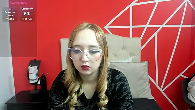 Snapshot of Liaroberts1 chatting on 01-10-25, 12:04 Liaroberts1 online show from 01-10-25, 12:04