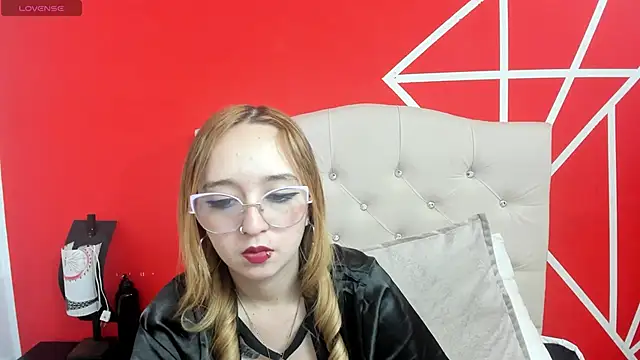 Snapshot of Liaroberts1 chatting on 01-10-25, 06:06 Liaroberts1 online show from 01-10-25, 06:06