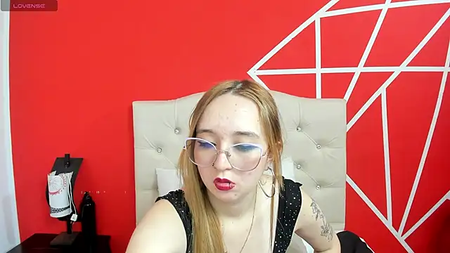 Snapshot of Liaroberts1 chatting on 01-13-25, 03:04 Liaroberts1 online show from 01-13-25, 03:04