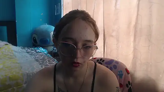 Snapshot of Liaroberts1 chatting on 01-27-25, 06:20 Liaroberts1 online show from 01-27-25, 06:20