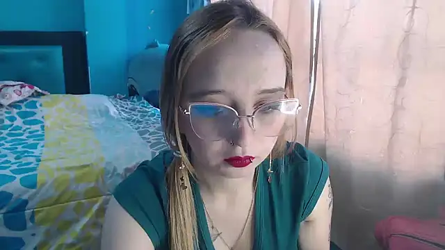 Snapshot of Liaroberts1 chatting on 02-01-25, 12:05 Liaroberts1 online show from 02-01-25, 12:05