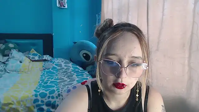 Snapshot of Liaroberts1 chatting on 02-03-25, 12:03 Liaroberts1 online show from 02-03-25, 12:03