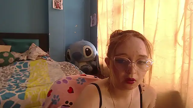 Snapshot of Liaroberts1 chatting on 02-05-25, 03:09 Liaroberts1 online show from 02-05-25, 03:09