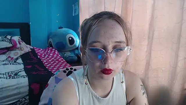 Snapshot of Liaroberts1 chatting on 02-10-25, 12:18 Liaroberts1 online show from 02-10-25, 12:18