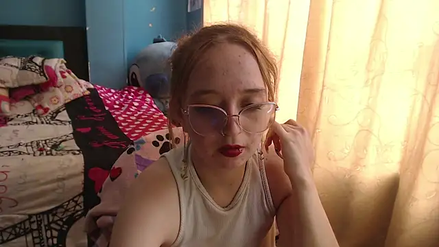 Snapshot of Liaroberts1 chatting on 02-10-25, 06:24 Liaroberts1 online show from 02-10-25, 06:24