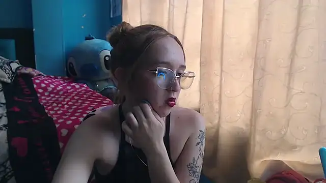 Snapshot of Liaroberts1 chatting on 02-11-25, 06:11 Liaroberts1 online show from 02-11-25, 06:11