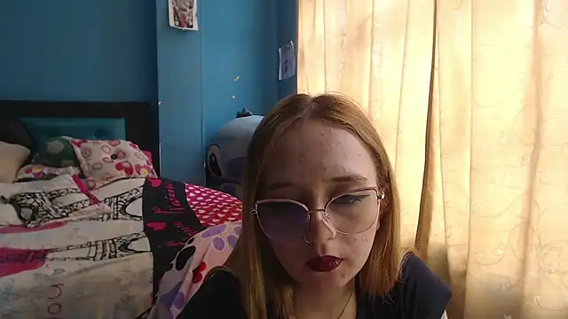 Snapshot of Liaroberts1 chatting on 02-12-25, 06:19 Liaroberts1 online show from 02-12-25, 06:19