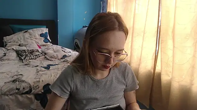 Snapshot of Liaroberts1 chatting on 02-18-25, 05:53 Liaroberts1 online show from 02-18-25, 05:53