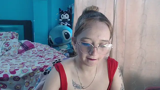 Snapshot of Liaroberts1 chatting on 02-26-25, 11:52 Liaroberts1 online show from 02-26-25, 11:52