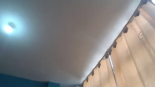 Snapshot of Liaroberts1 chatting on 02-26-25, 02:57 Liaroberts1 online show from 02-26-25, 02:57