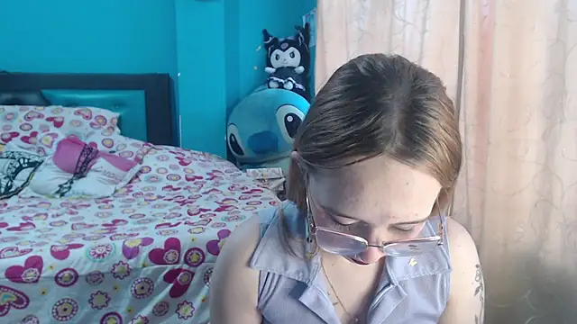 Snapshot of Liaroberts1 chatting on 02-28-25, 11:58 Liaroberts1 online show from 02-28-25, 11:58