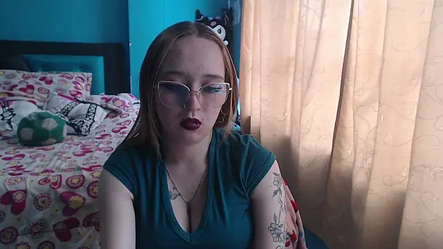 Snapshot of Liaroberts1 chatting on 03-04-25, 02:53 Liaroberts1 online show from 03-04-25, 02:53