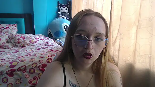 Snapshot of Liaroberts1 chatting on 03-06-25, 02:51 Liaroberts1 online show from 03-06-25, 02:51