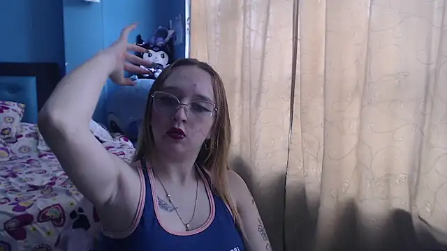 Snapshot of Liaroberts1 chatting on 03-08-25, 03:13 Liaroberts1 online show from 03-08-25, 03:13