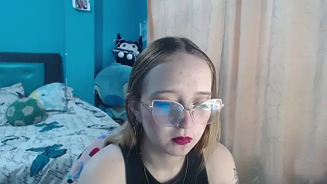 Snapshot of Liaroberts1 chatting on 03-13-25, 11:51 Liaroberts1 online show from 03-13-25, 11:51