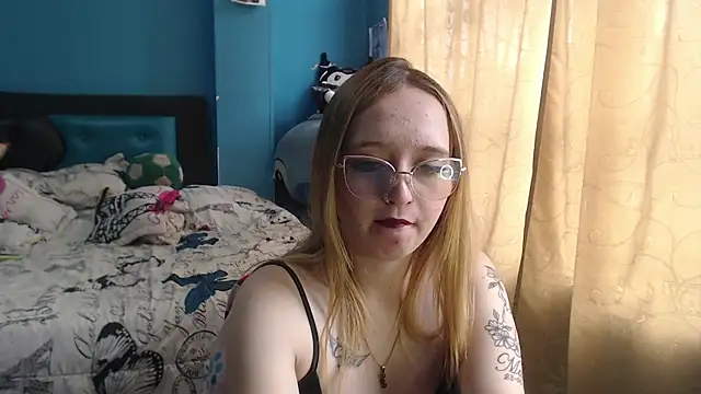 Snapshot of Liaroberts1 chatting on 03-14-25, 06:18 Liaroberts1 online show from 03-14-25, 06:18