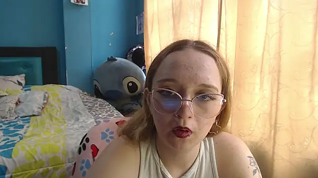 Snapshot of Liaroberts1 chatting on 03-17-25, 06:11 Liaroberts1 online show from 03-17-25, 06:11