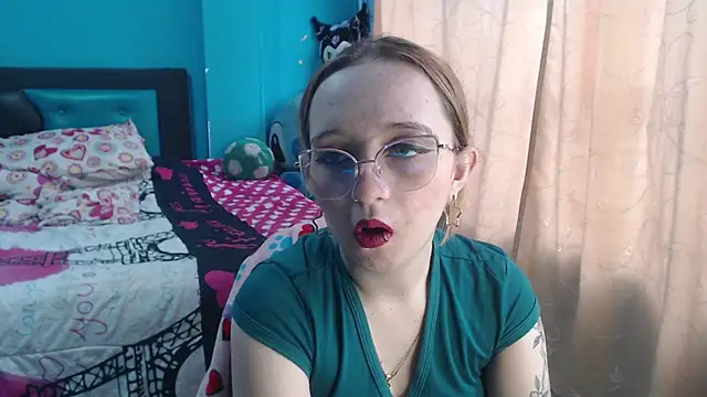 Snapshot of Liaroberts1 chatting on 03-18-25, 11:52 Liaroberts1 online show from 03-18-25, 11:52