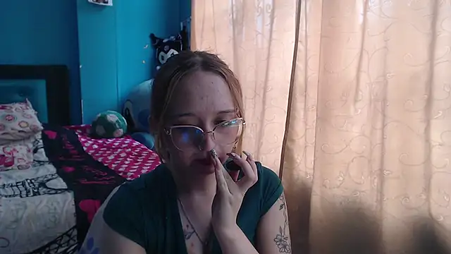 Snapshot of Liaroberts1 chatting on 03-18-25, 06:04 Liaroberts1 online show from 03-18-25, 06:04