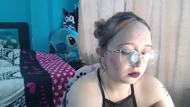 Snapshot of Liaroberts1 chatting on 03-19-25, 11:50 Liaroberts1 online show from 03-19-25, 11:50