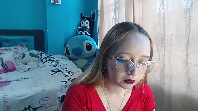 Snapshot of Liaroberts1 chatting on 03-22-25, 12:04 Liaroberts1 online show from 03-22-25, 12:04