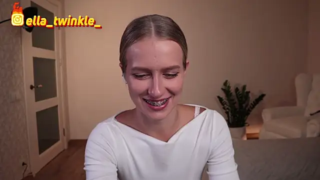 ella twinkl online show from 09-26-25, 07:07