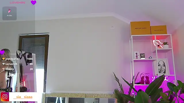 Snapshot of ArianaArianna chatting on 05-11-26, 02:45 ArianaArianna online show from 05-11-26, 02:45