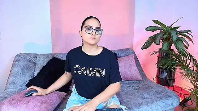 Jules n Gia online show from 11-06-25, 05:47