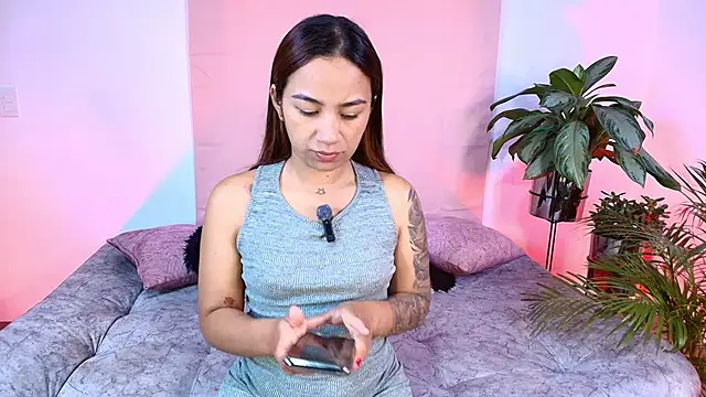 Jules n Gia online show from 11-18-25, 05:06