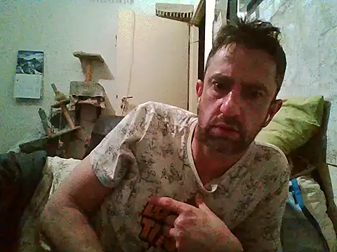 Snapshot of foxikx69 chatting on 12-17-25, 04:24 foxikx69 online show from 12-17-25, 04:24