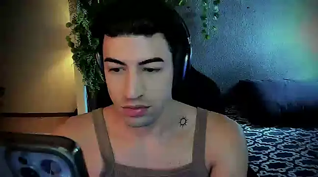 Snapshot of newjeff chatting on 03-16-25, 02:33 newjeff online show from 03-16-25, 02:33