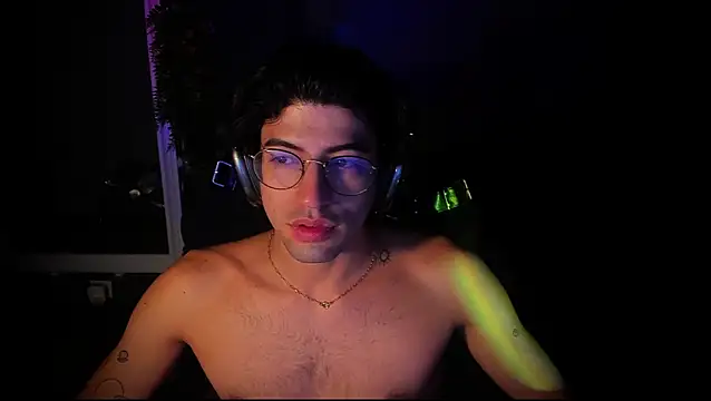 Snapshot of newjeff chatting on 10-14-25, 09:59 newjeff online show from 10-14-25, 09:59