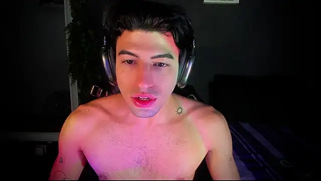 Snapshot of newjeff chatting on 10-18-25, 11:16 newjeff online show from 10-18-25, 11:16