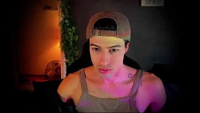 Snapshot of newjeff chatting on 11-11-25, 01:55 newjeff online show from 11-11-25, 01:55